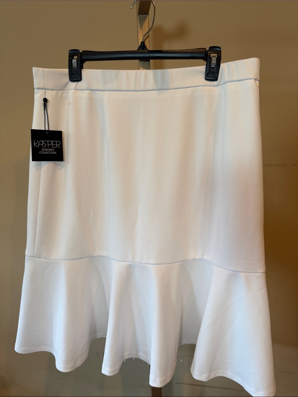 Kasper White A-Line Flounce Hem Skirt